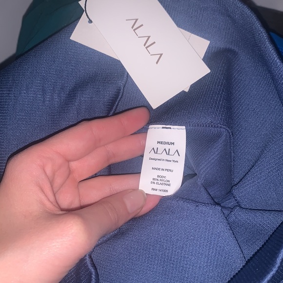 Alala Flow Seamless Leggings Size Medium - Picture 5 of 5